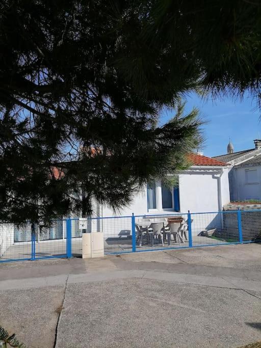Maison de pecheur cour privée en centre ville Saint-Gilles-Croix-de-Vie Esterno foto